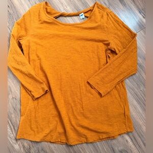 NWOT Old Navy Women's Mustard Twist Back Tee